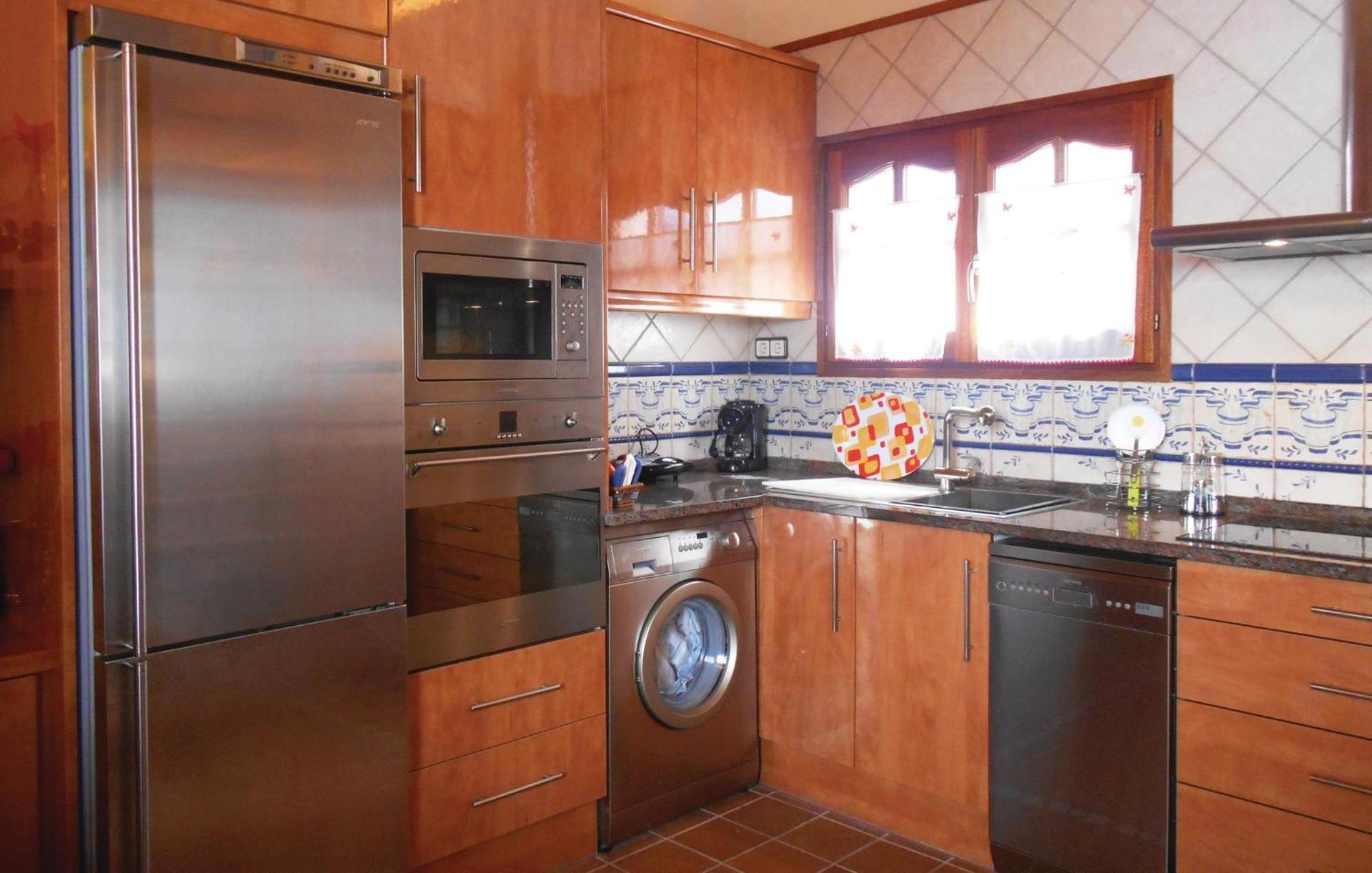 Amazing Apartment In Tossa De Mar With Wifi Eksteriør billede