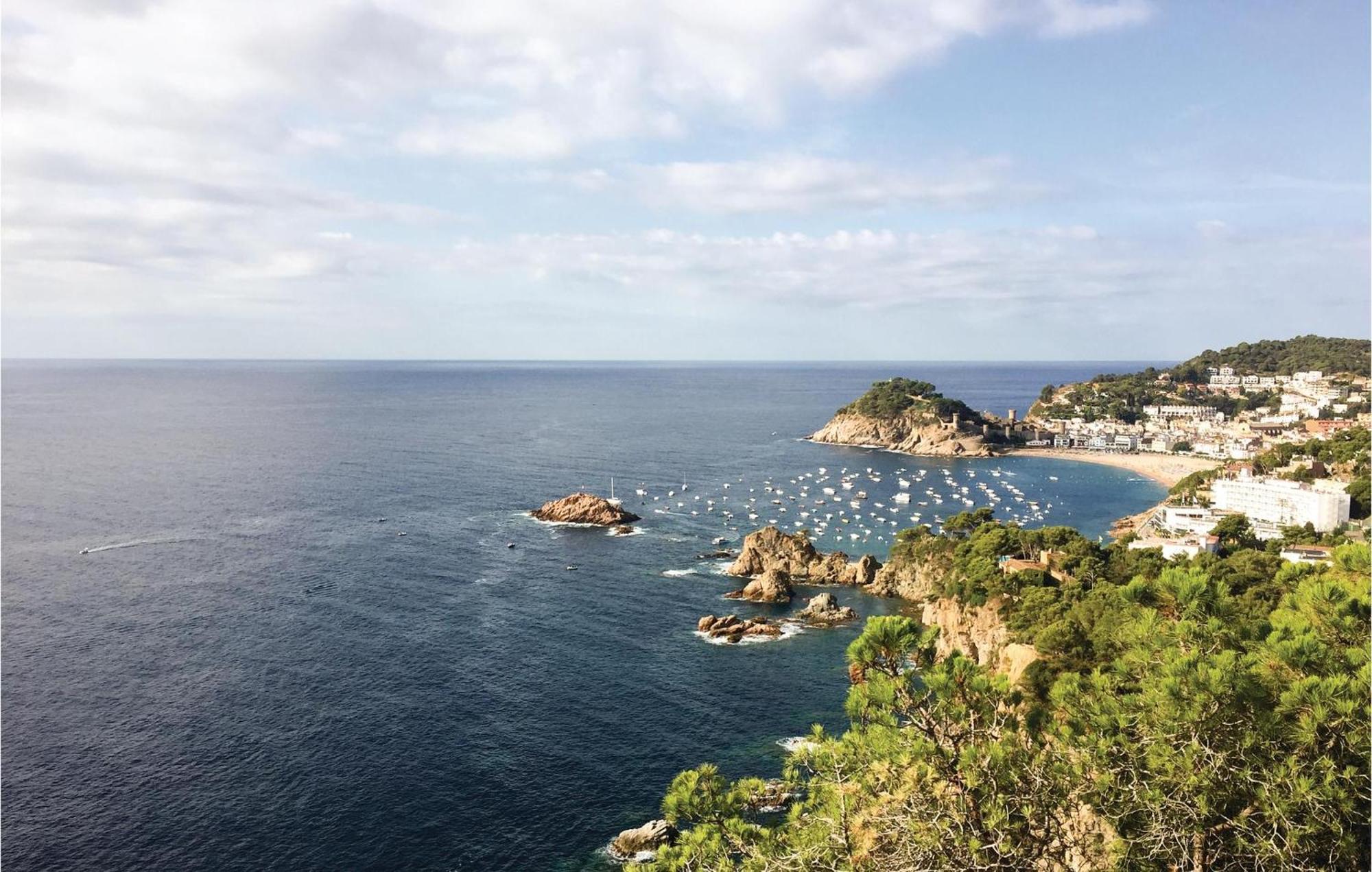 Amazing Apartment In Tossa De Mar With Wifi Eksteriør billede